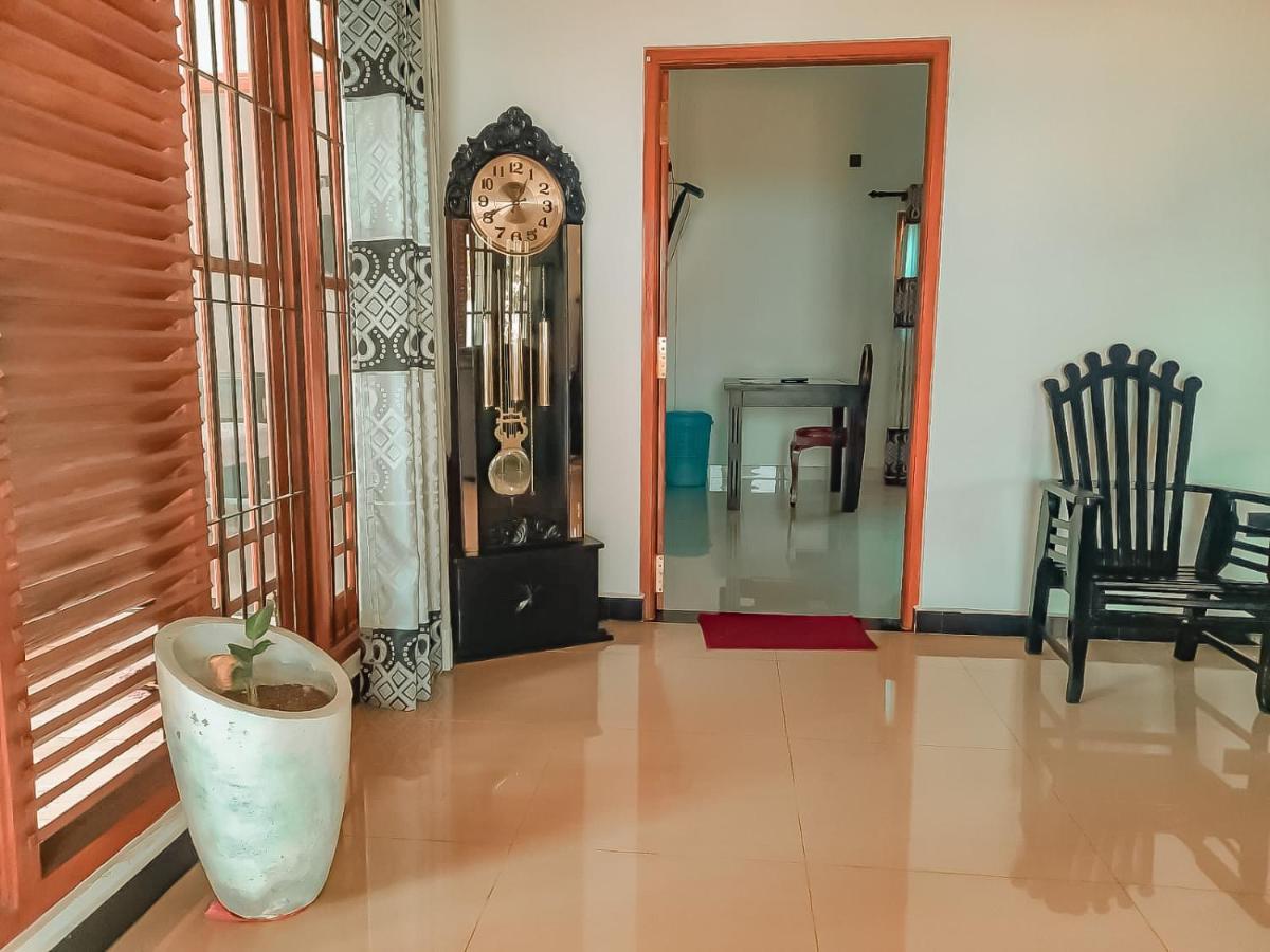Hotel White House Ratnapura Eksteriør billede