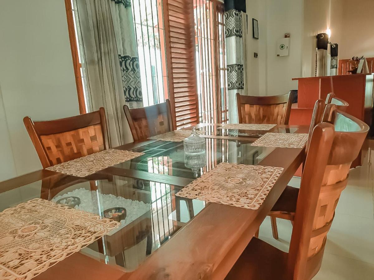Hotel White House Ratnapura Eksteriør billede